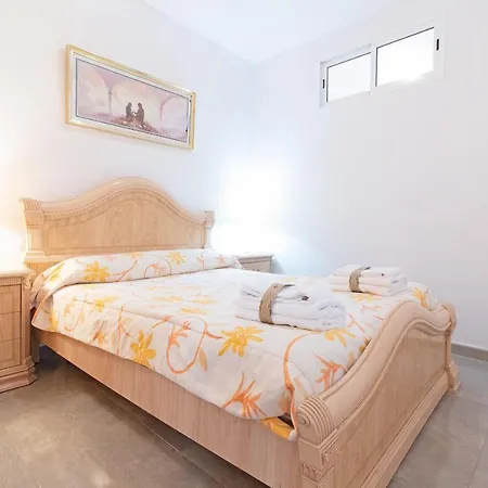 Global Properties, 2 En Apartment