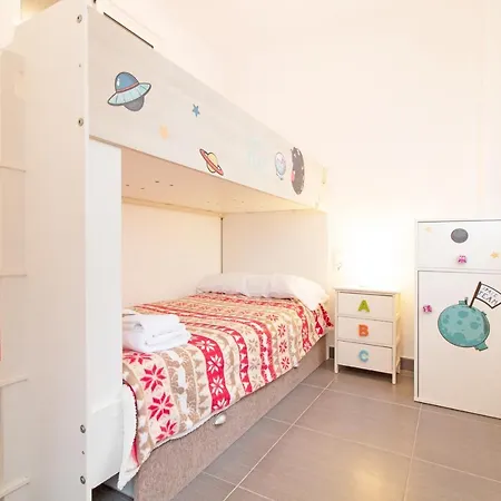 Global Properties, 2 En * Canet d'En Berenguer