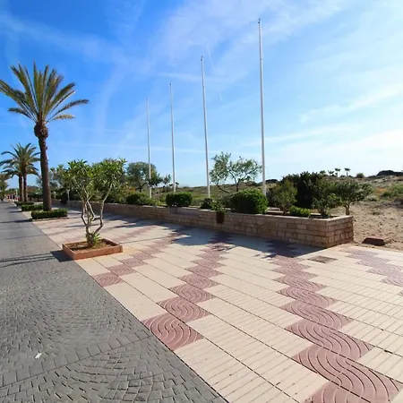 Global Properties, 2 En Canet d'En Berenguer